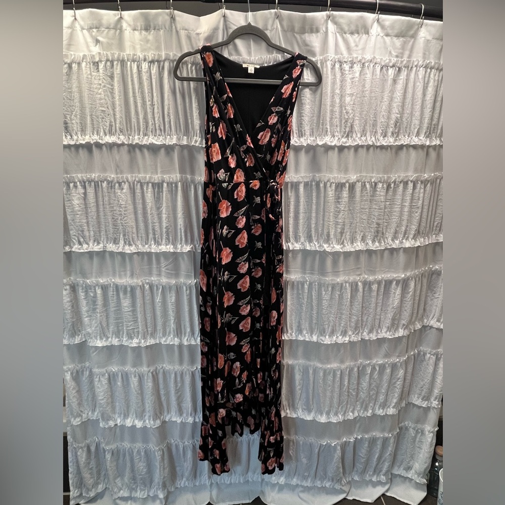 Maimi Black & Rose Maxi Wrap-Around Dress